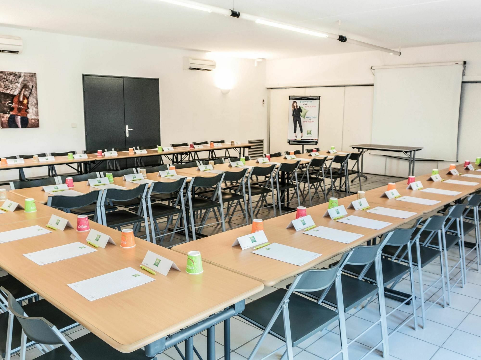 Ibis Styles Perpignan Canet En Roussillon Exterior photo